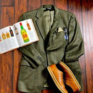 🧥 Elevate Your Style with JoS. A. Bank Tweed Blazer! 🌿